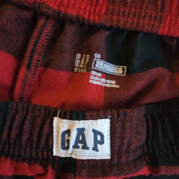 GAP Kids Buffalo Check Red and Black Plaid Flannel Pajama Bottoms - Picture 2 of 7